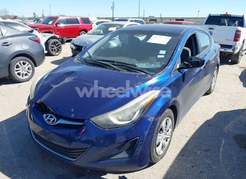 Photo 2 of 2016 Hyundai Elantra SE (VIN 5NPDH4AE6GH701554)