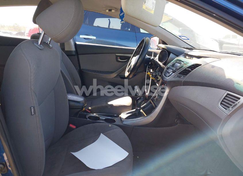 Photo 5 of 2016 Hyundai Elantra SE (VIN 5NPDH4AE6GH701554)