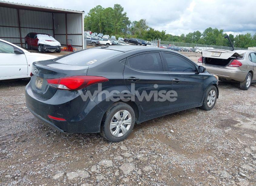 Photo 4 of 2016 Hyundai Elantra SE (VIN 5NPDH4AE6GH712831)