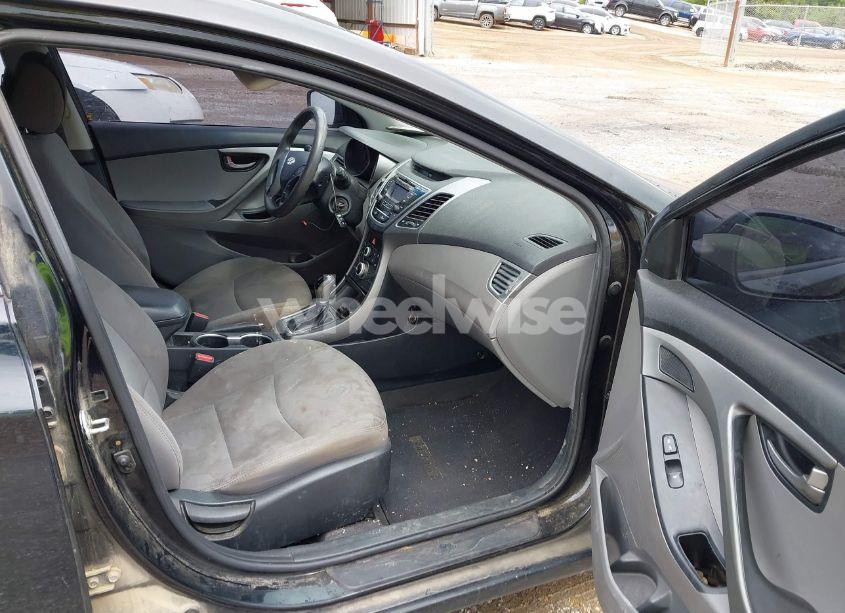 Photo 5 of 2016 Hyundai Elantra SE (VIN 5NPDH4AE6GH712831)