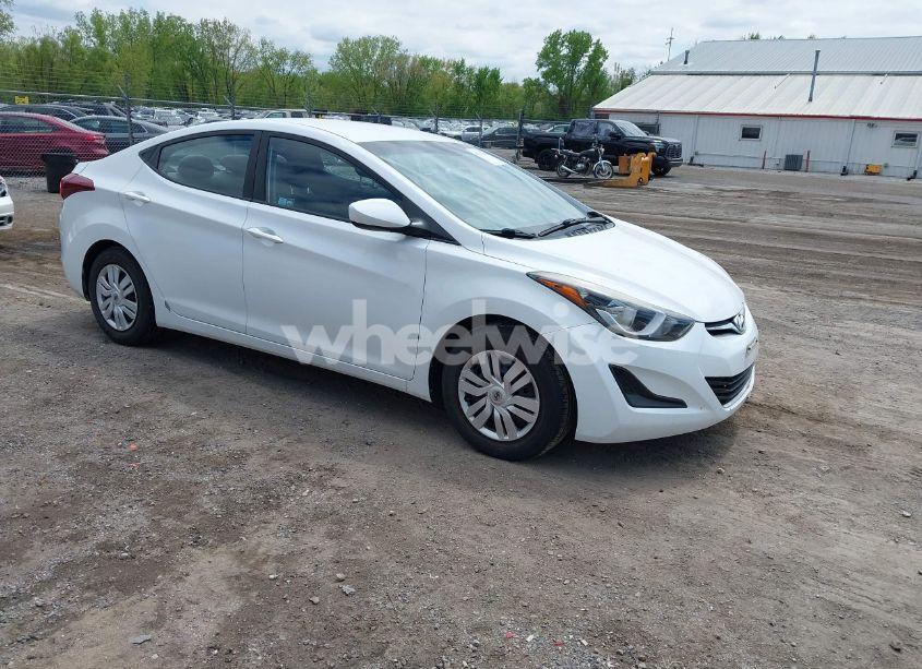 2016 Hyundai Elantra SE (VIN 5NPDH4AE6GH744789) main photo