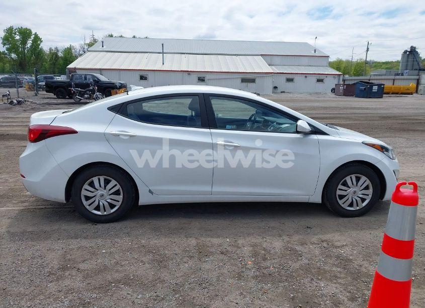 Photo 13 of 2016 Hyundai Elantra SE (VIN 5NPDH4AE6GH744789)
