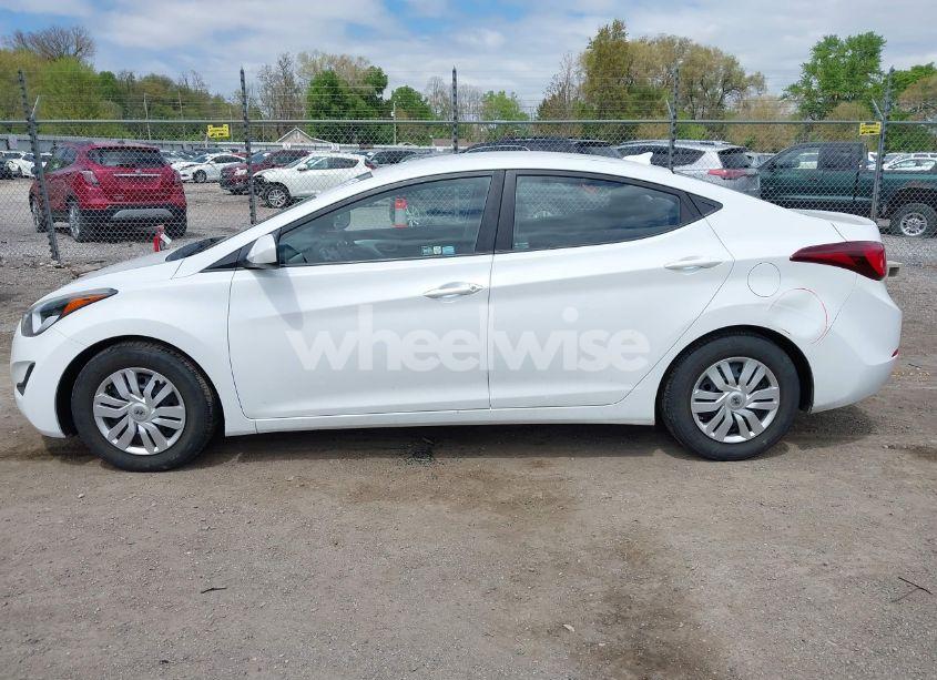 Photo 14 of 2016 Hyundai Elantra SE (VIN 5NPDH4AE6GH744789)