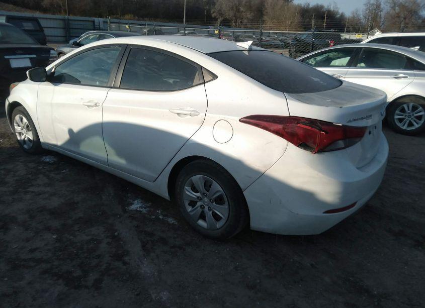 Photo 3 of 2016 Hyundai Elantra SE (VIN 5NPDH4AE6GH787979)