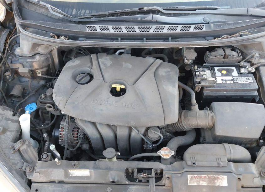 Photo 10 of 2012 Hyundai Elantra GLS (VIN 5NPDH4AE7CH069772)