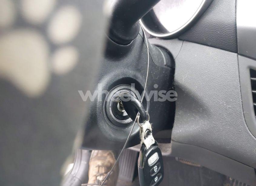 Photo 11 of 2012 Hyundai Elantra LIMITED (VIN 5NPDH4AE7CH120218)