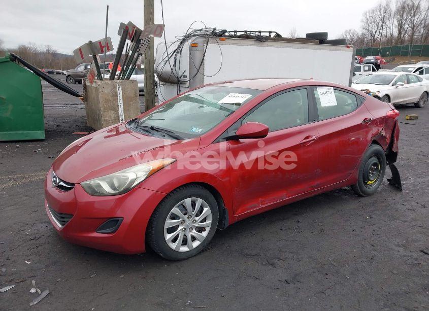 Photo 2 of 2013 Hyundai Elantra GLS (VIN 5NPDH4AE7DH185314)