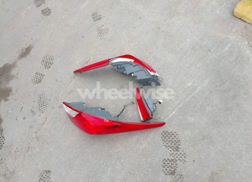 Photo 12 of 2013 Hyundai Elantra GLS (VIN 5NPDH4AE7DH188651)