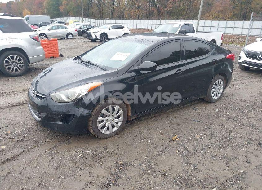 Photo 2 of 2013 Hyundai Elantra GLS (VIN 5NPDH4AE7DH200281)