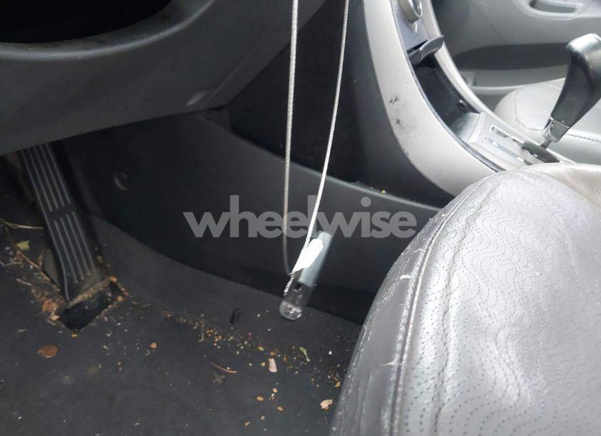 Photo 11 of 2013 Hyundai Elantra LIMITED (VIN 5NPDH4AE7DH237511)