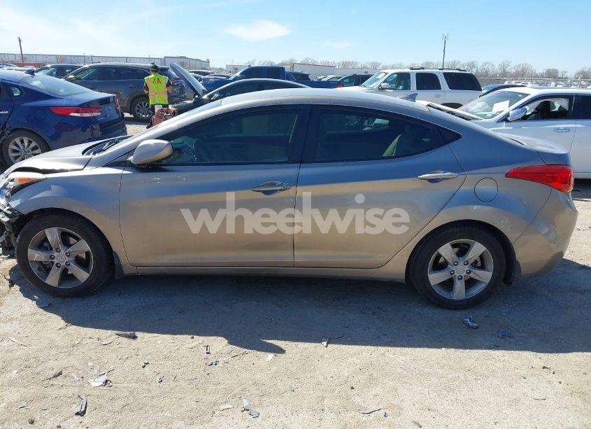 Photo 14 of 2013 Hyundai Elantra GLS (VIN 5NPDH4AE7DH262893)