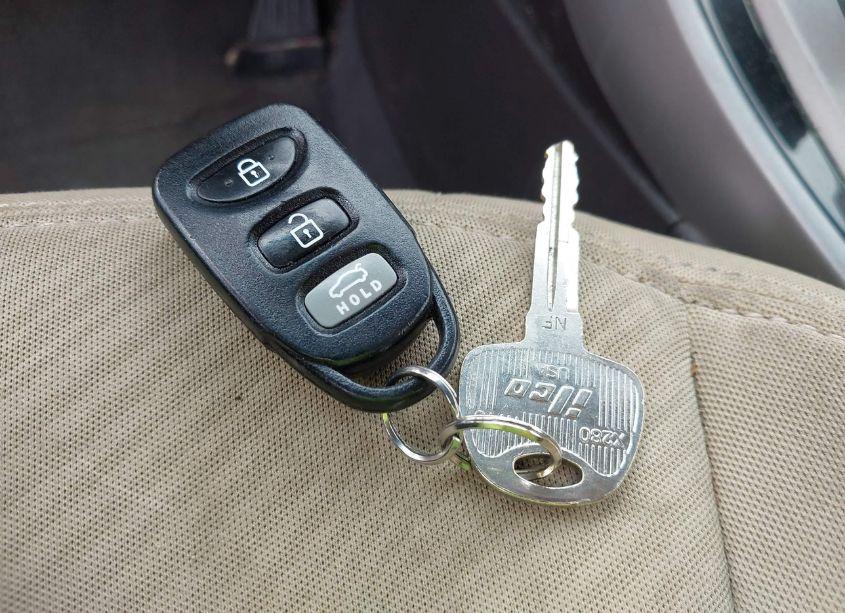 Photo 11 of 2013 Hyundai Elantra GLS (VIN 5NPDH4AE7DH268208)