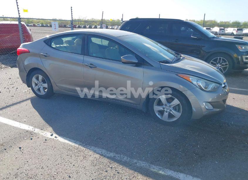 2013 Hyundai Elantra GLS (VIN 5NPDH4AE7DH271013) main photo