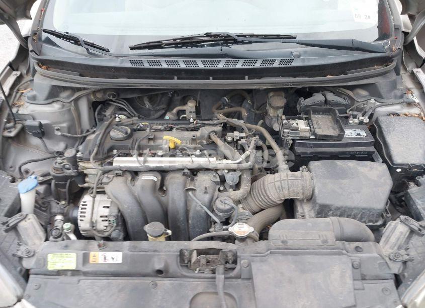 Photo 10 of 2013 Hyundai Elantra GLS (VIN 5NPDH4AE7DH286160)