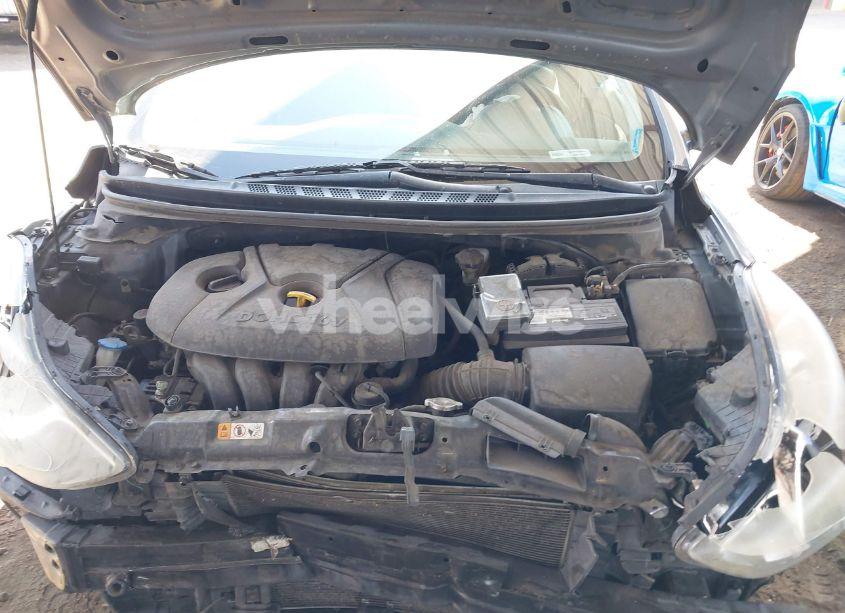 Photo 10 of 2013 Hyundai Elantra LIMITED (VIN 5NPDH4AE7DH290841)