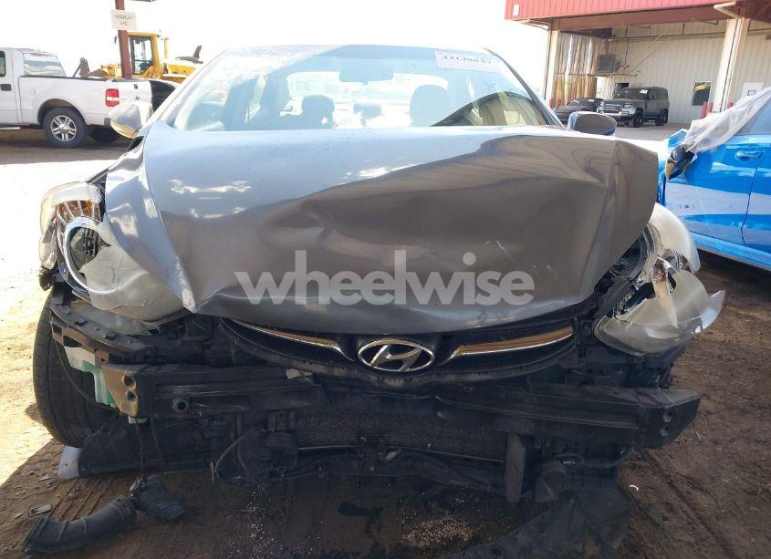 Photo 11 of 2013 Hyundai Elantra LIMITED (VIN 5NPDH4AE7DH290841)