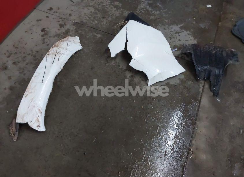 Photo 12 of 2013 Hyundai Elantra GLS (VIN 5NPDH4AE7DH300820)