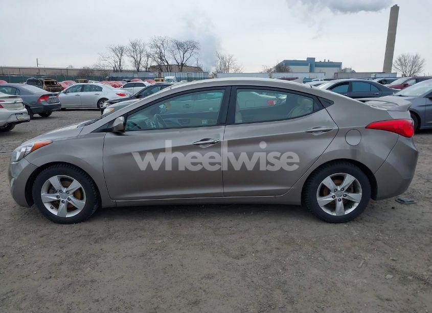Photo 14 of 2013 Hyundai Elantra GLS (VIN 5NPDH4AE7DH310795)