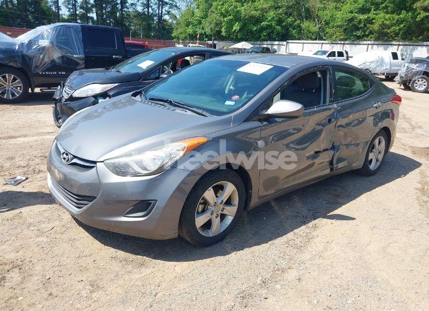 Photo 2 of 2013 Hyundai Elantra GLS (VIN 5NPDH4AE7DH317018)
