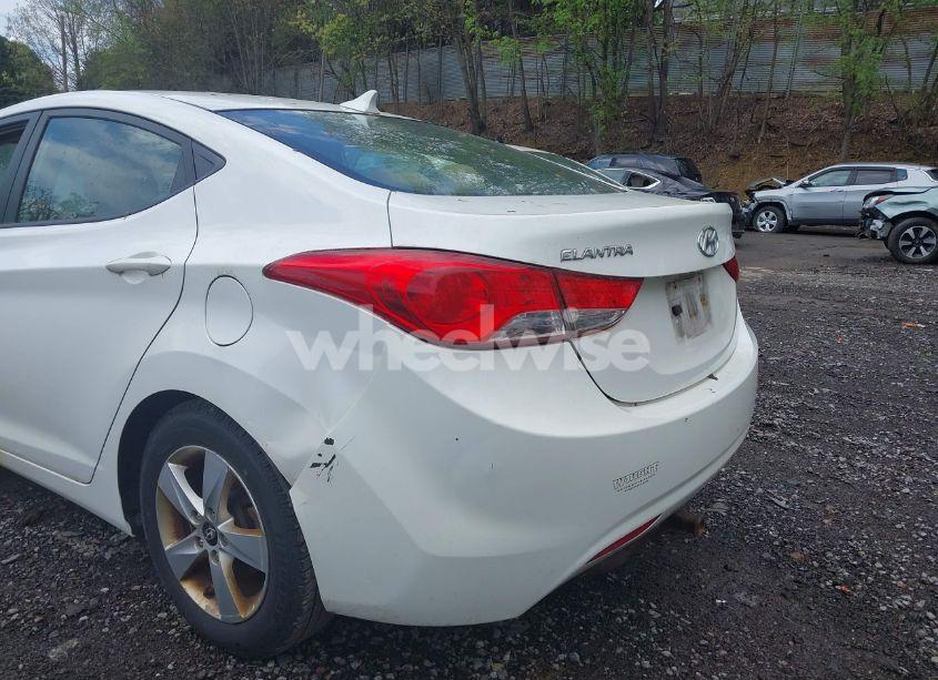 Photo 12 of 2013 Hyundai Elantra GLS (VIN 5NPDH4AE7DH319979)