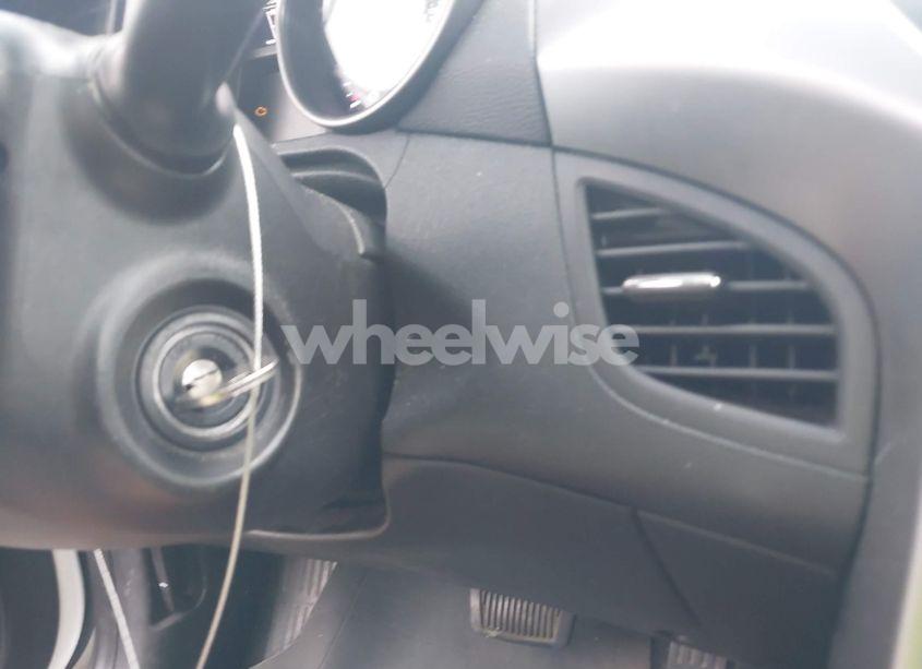 Photo 11 of 2013 Hyundai Elantra LIMITED (VIN 5NPDH4AE7DH323062)