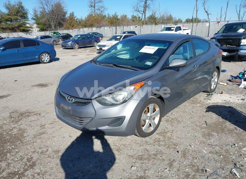 Photo 2 of 2013 Hyundai Elantra GLS (VIN 5NPDH4AE7DH377297)