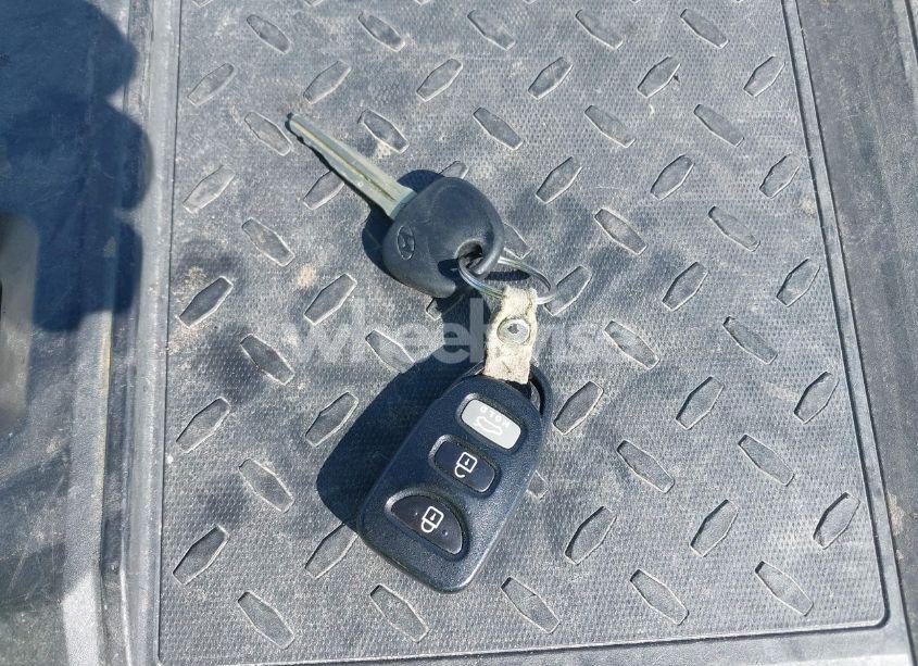 Photo 11 of 2013 Hyundai Elantra GLS (VIN 5NPDH4AE7DH381060)