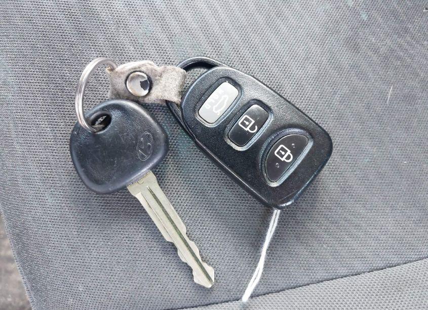 Photo 11 of 2013 Hyundai Elantra GLS (VIN 5NPDH4AE7DH402201)