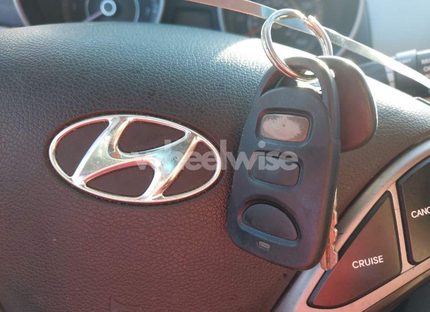 Photo 11 of 2013 Hyundai Elantra GLS (VIN 5NPDH4AE7DH404286)