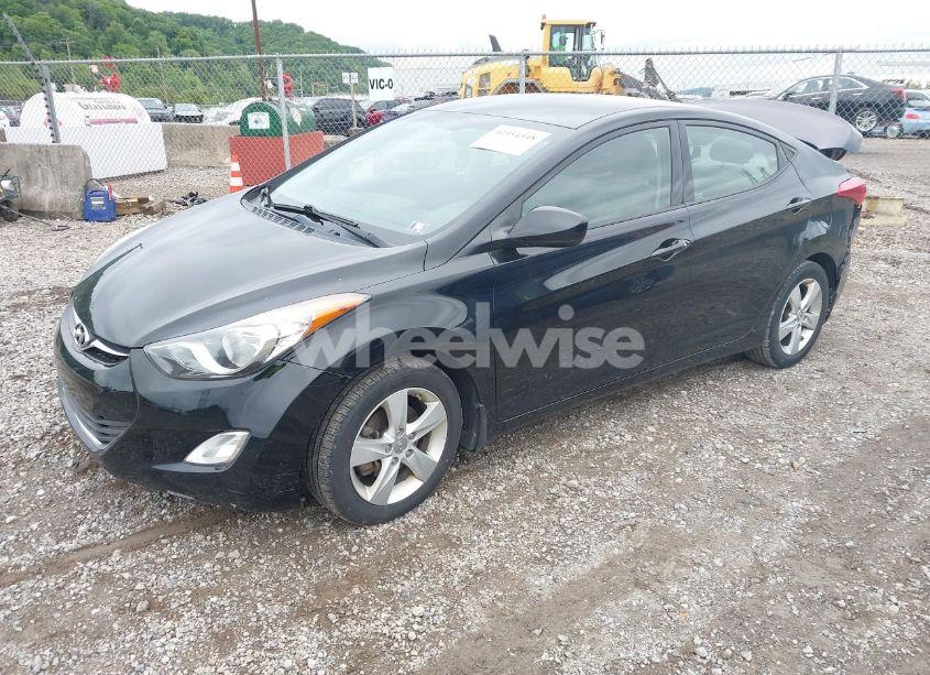 Photo 2 of 2013 Hyundai Elantra GLS (VIN 5NPDH4AE7DH421637)