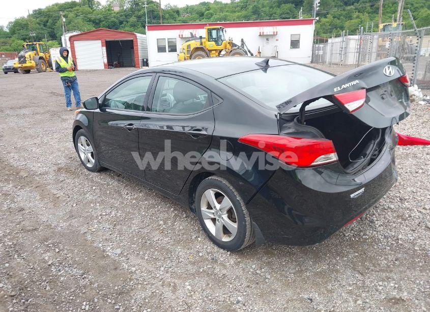 Photo 3 of 2013 Hyundai Elantra GLS (VIN 5NPDH4AE7DH421637)