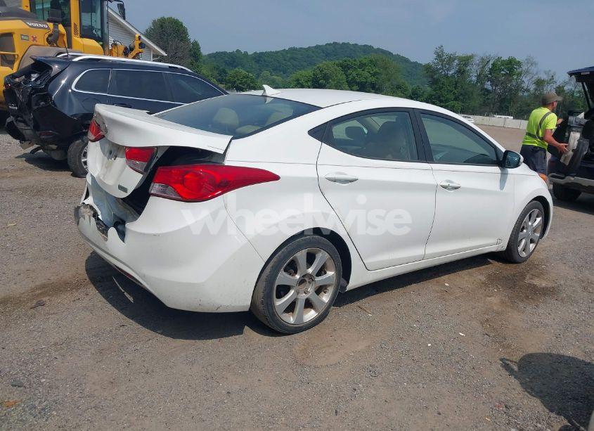 Photo 4 of 2013 Hyundai Elantra LIMITED (VIN 5NPDH4AE7DH446960)