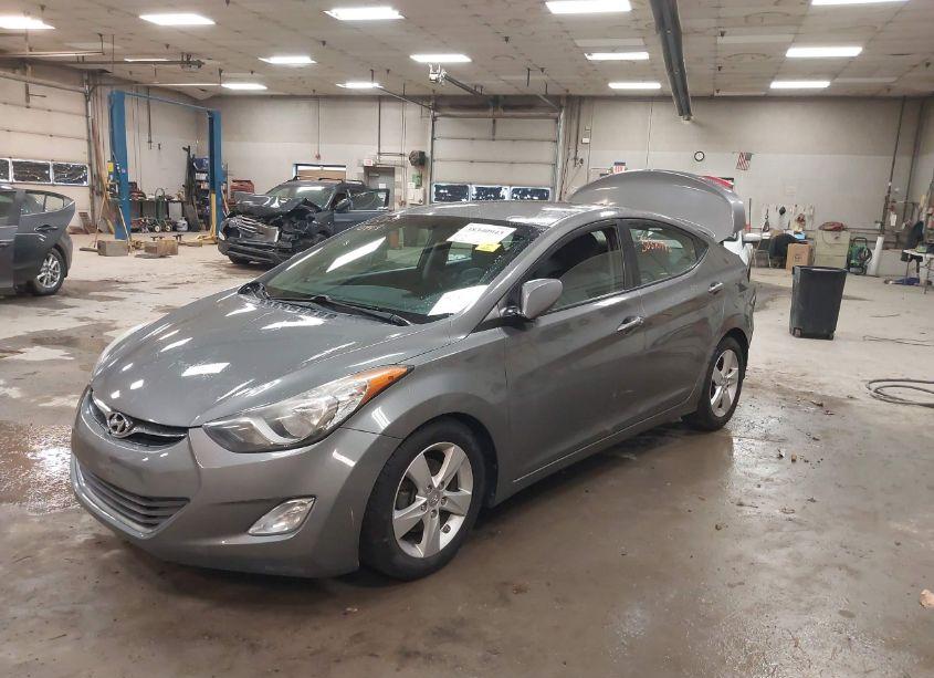 Photo 2 of 2013 Hyundai Elantra GLS (VIN 5NPDH4AE7DH453598)
