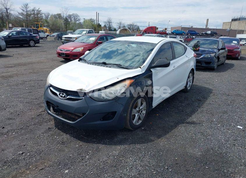 Photo 2 of 2013 Hyundai Elantra GLS (VIN 5NPDH4AE7DH453651)