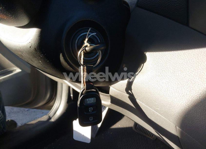 Photo 11 of 2014 Hyundai Elantra SE (VIN 5NPDH4AE7EH467387)