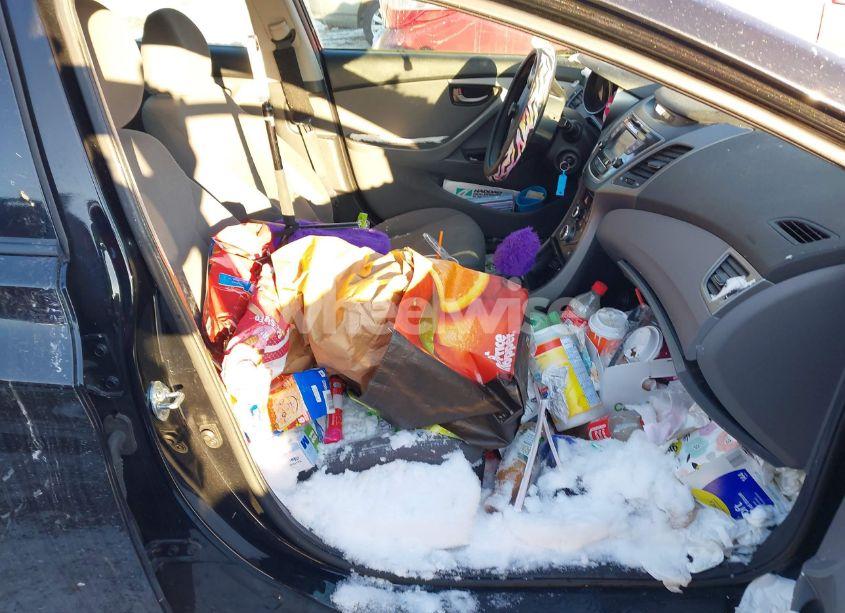 Photo 5 of 2014 Hyundai Elantra SE (VIN 5NPDH4AE7EH471388)