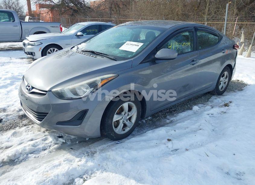 Photo 2 of 2014 Hyundai Elantra SE (VIN 5NPDH4AE7EH474694)