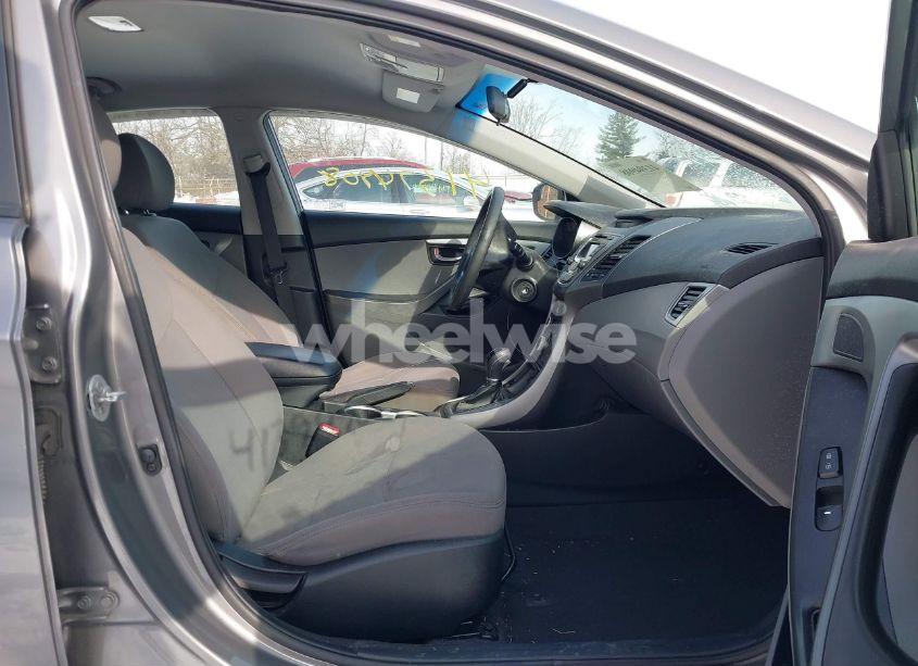Photo 5 of 2014 Hyundai Elantra SE (VIN 5NPDH4AE7EH474694)