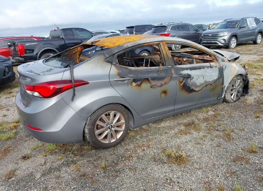 Photo 4 of 2014 Hyundai Elantra SE (VIN 5NPDH4AE7EH479670)