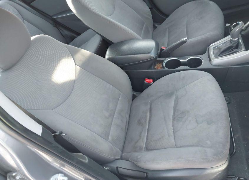 Photo 15 of 2014 Hyundai Elantra SE (VIN 5NPDH4AE7EH484352)