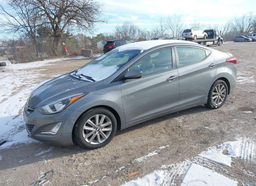 Photo 2 of 2014 Hyundai Elantra SE (VIN 5NPDH4AE7EH484352)