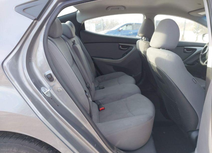 Photo 8 of 2014 Hyundai Elantra SE (VIN 5NPDH4AE7EH484352)