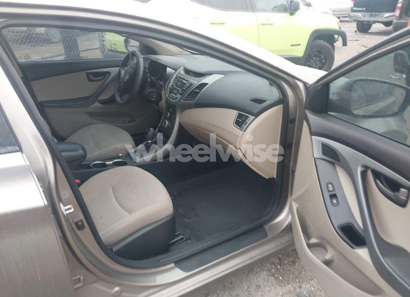 Photo 5 of 2014 Hyundai Elantra SE (VIN 5NPDH4AE7EH485372)