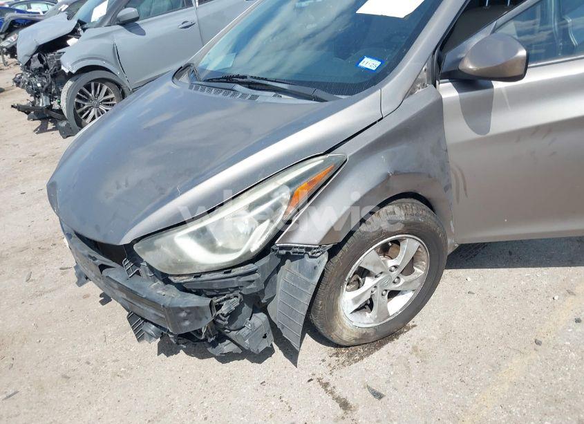 Photo 6 of 2014 Hyundai Elantra SE (VIN 5NPDH4AE7EH485372)