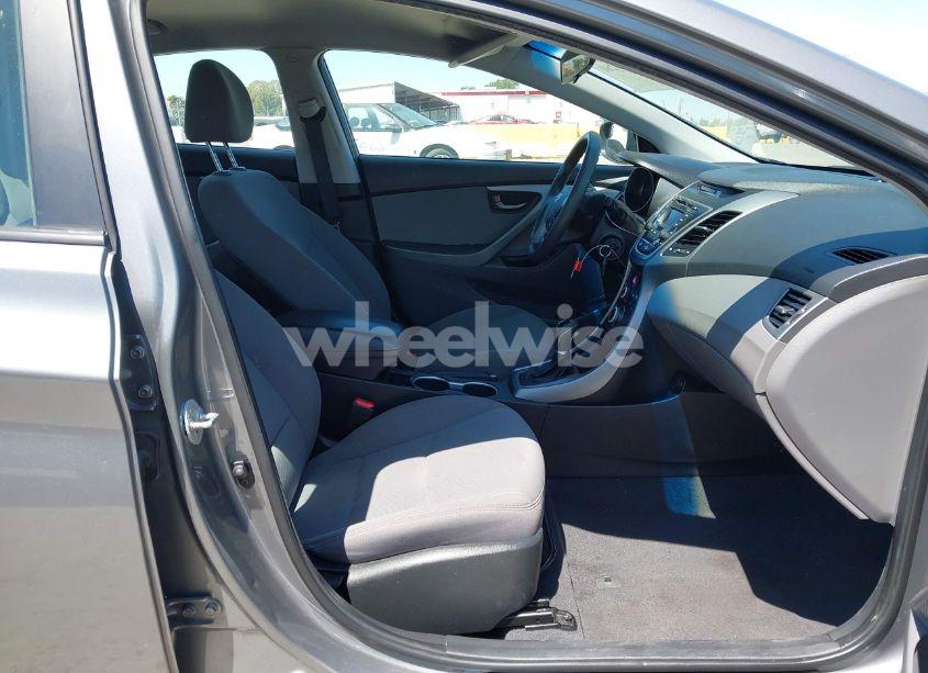 Photo 5 of 2014 Hyundai Elantra SE (VIN 5NPDH4AE7EH485551)