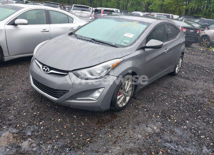 Photo 2 of 2014 Hyundai Elantra SE (VIN 5NPDH4AE7EH516331)