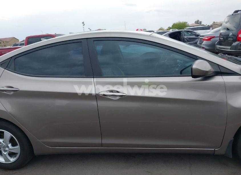 Photo 13 of 2014 Hyundai Elantra SE (VIN 5NPDH4AE7EH518886)