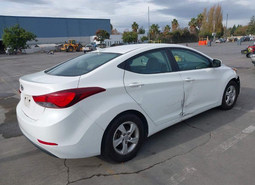 Photo 4 of 2014 Hyundai Elantra SE (VIN 5NPDH4AE7EH524686)