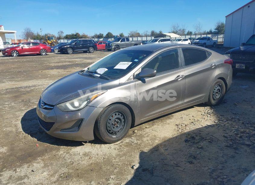 Photo 2 of 2014 Hyundai Elantra SE (VIN 5NPDH4AE7EH526826)