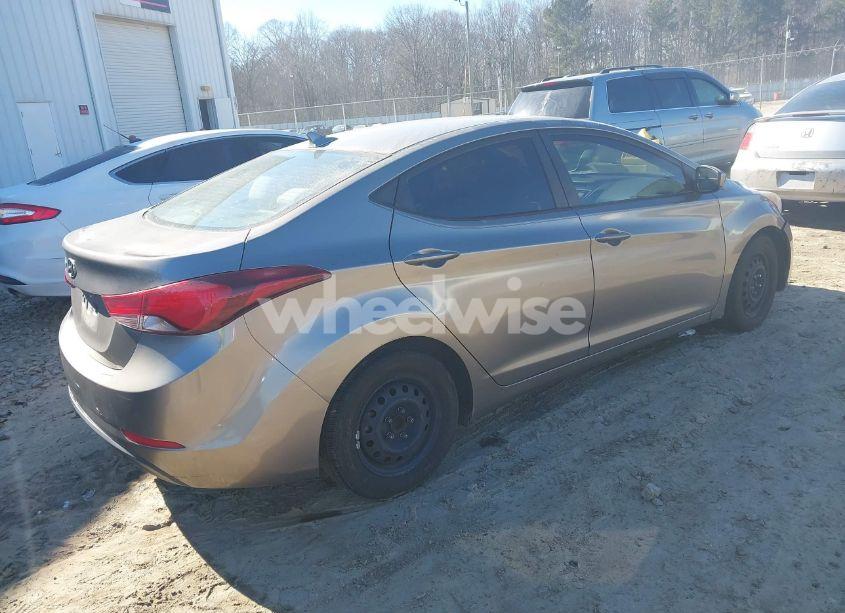 Photo 4 of 2014 Hyundai Elantra SE (VIN 5NPDH4AE7EH526826)